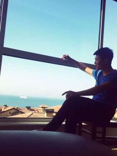 吃瓜群众受苦视频播放,揭示现实生活的酸甜苦辣