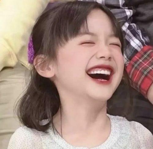 最新头像萌女吃瓜视频下载,最新头像下载热潮来袭！