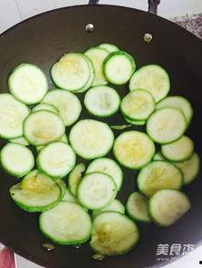 小瓜怎么吃啊好吃视频教程,跟着视频教程学做佳肴