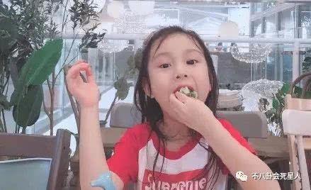 吃瓜姐妹李首富视频,吃瓜姐妹眼中的财富传奇