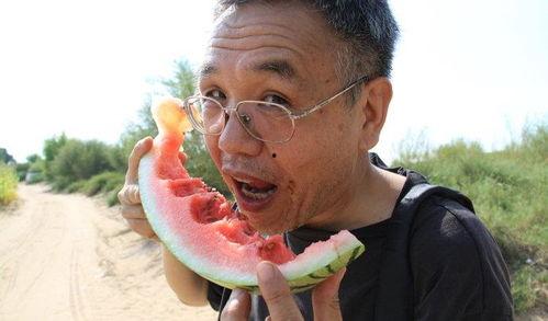 带你吃瓜奇葩照片视频,带你领略那些令人捧腹的吃瓜瞬间