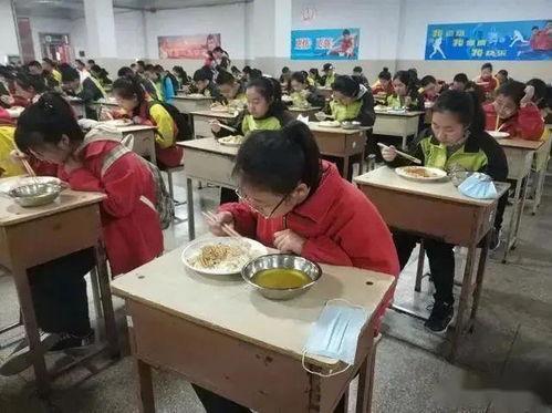 开学复课吃瓜视频真实,吃瓜群众围观校园风云