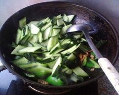 怎么吃无籽瓜才好吃视频,视频教你轻松吃出鲜甜口感